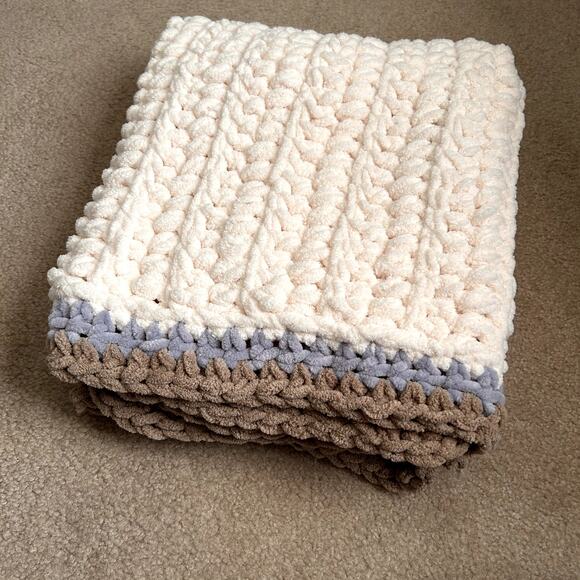 Baby Boy Handmade Neutral Minimalist Cottage Babyshower Chuncky Blanket - Picture 6 of 13
